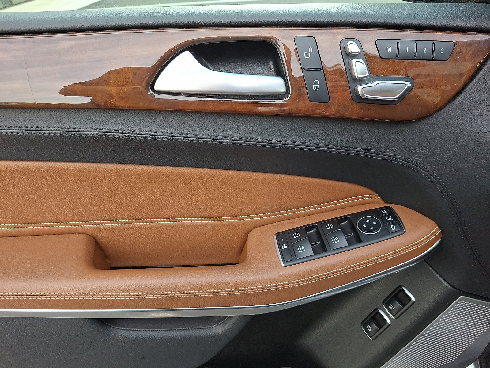 Used 2019 Mercedes-Benz GLS 550 4MATIC image 12