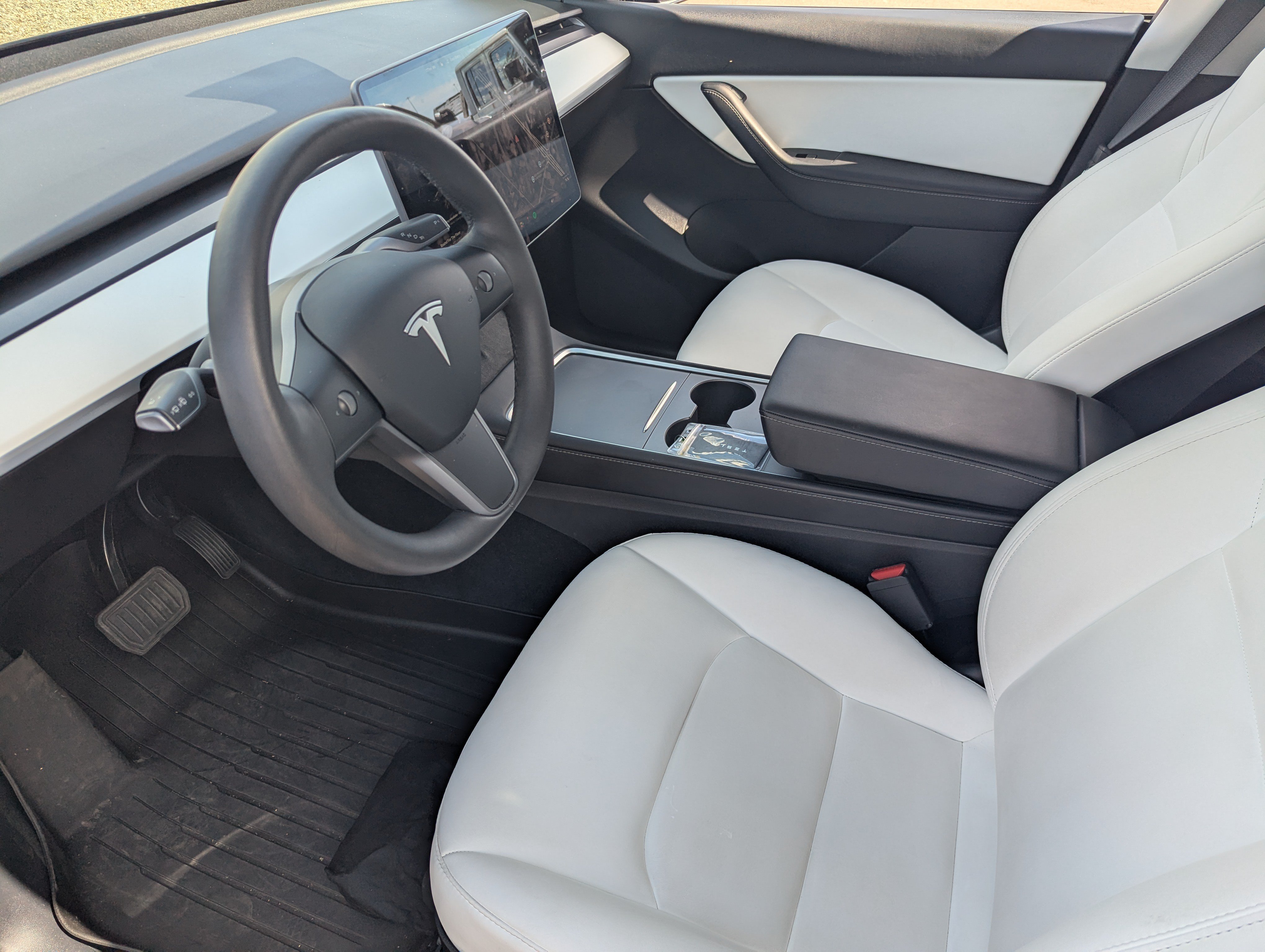 Used 2022 Tesla Model Y Long Range AWD/4WD image 18