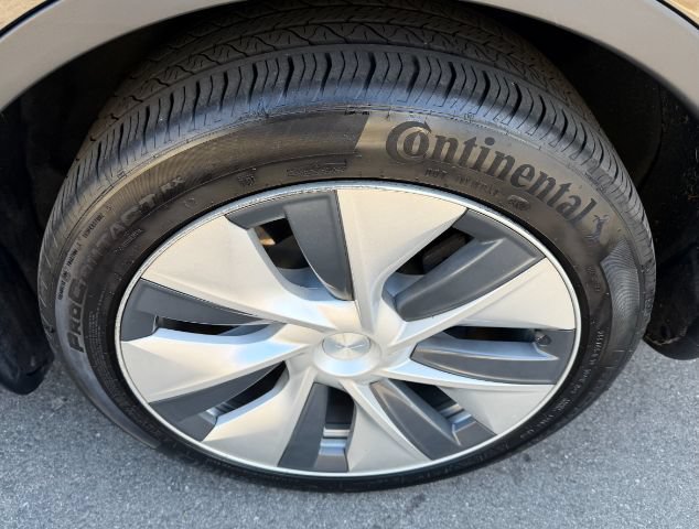 Used 2020 Tesla Model Y Long Range AWD/4WD image 24