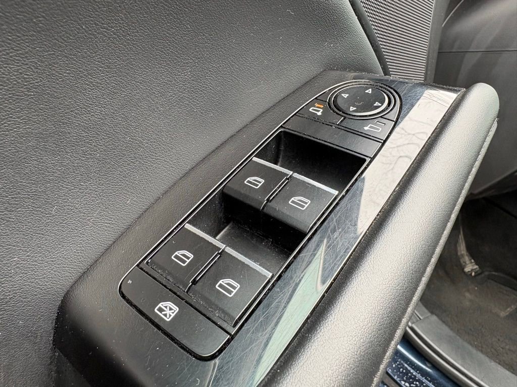 Used 2024 MAZDA MAZDA3 s FWD image 21