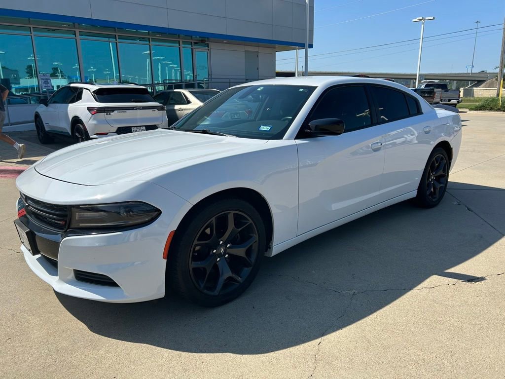 Used 2020 Dodge Charger SXT w/ Blacktop Package RWD image 12