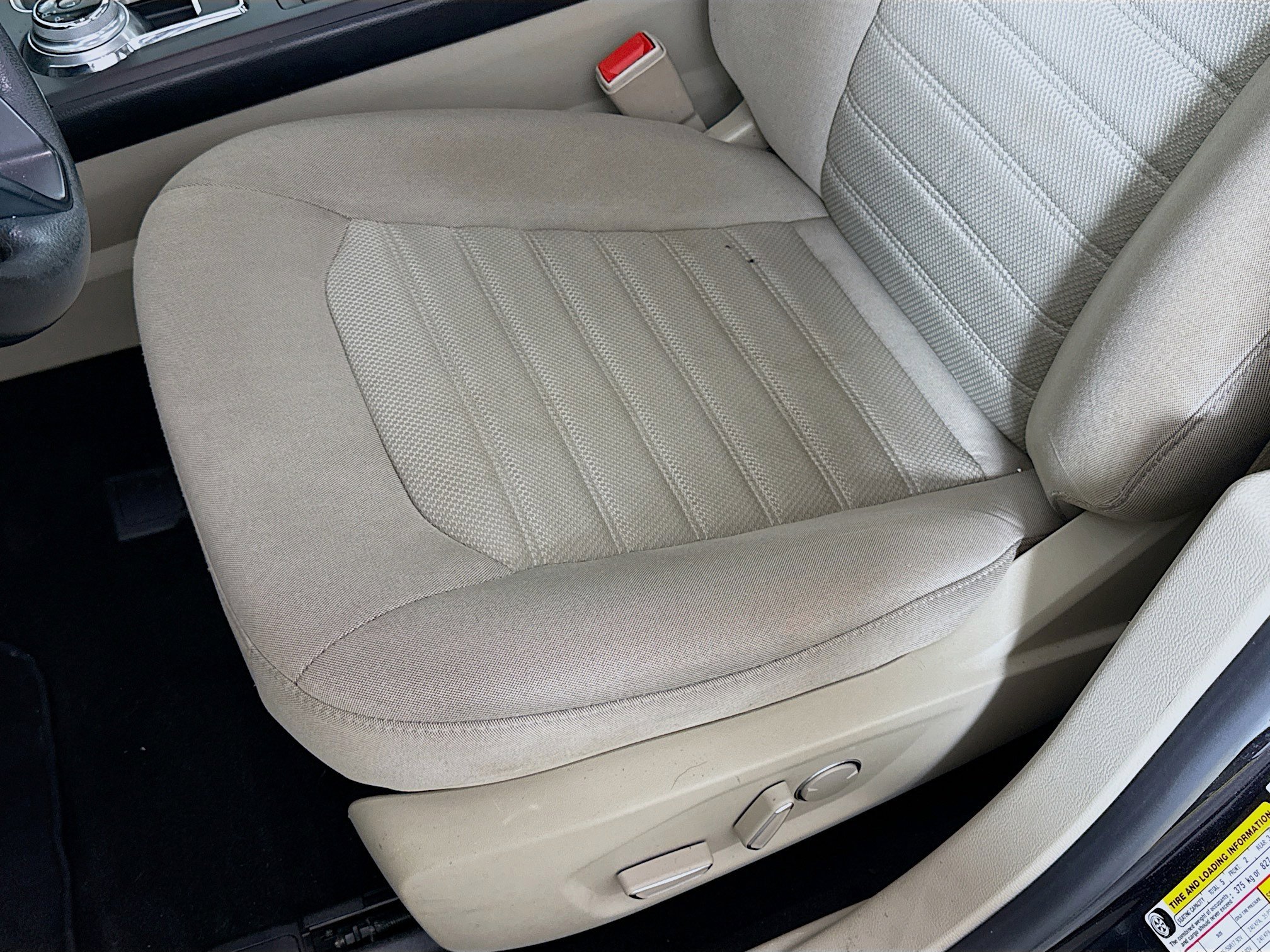 Used 2020 Ford Fusion SE image 21