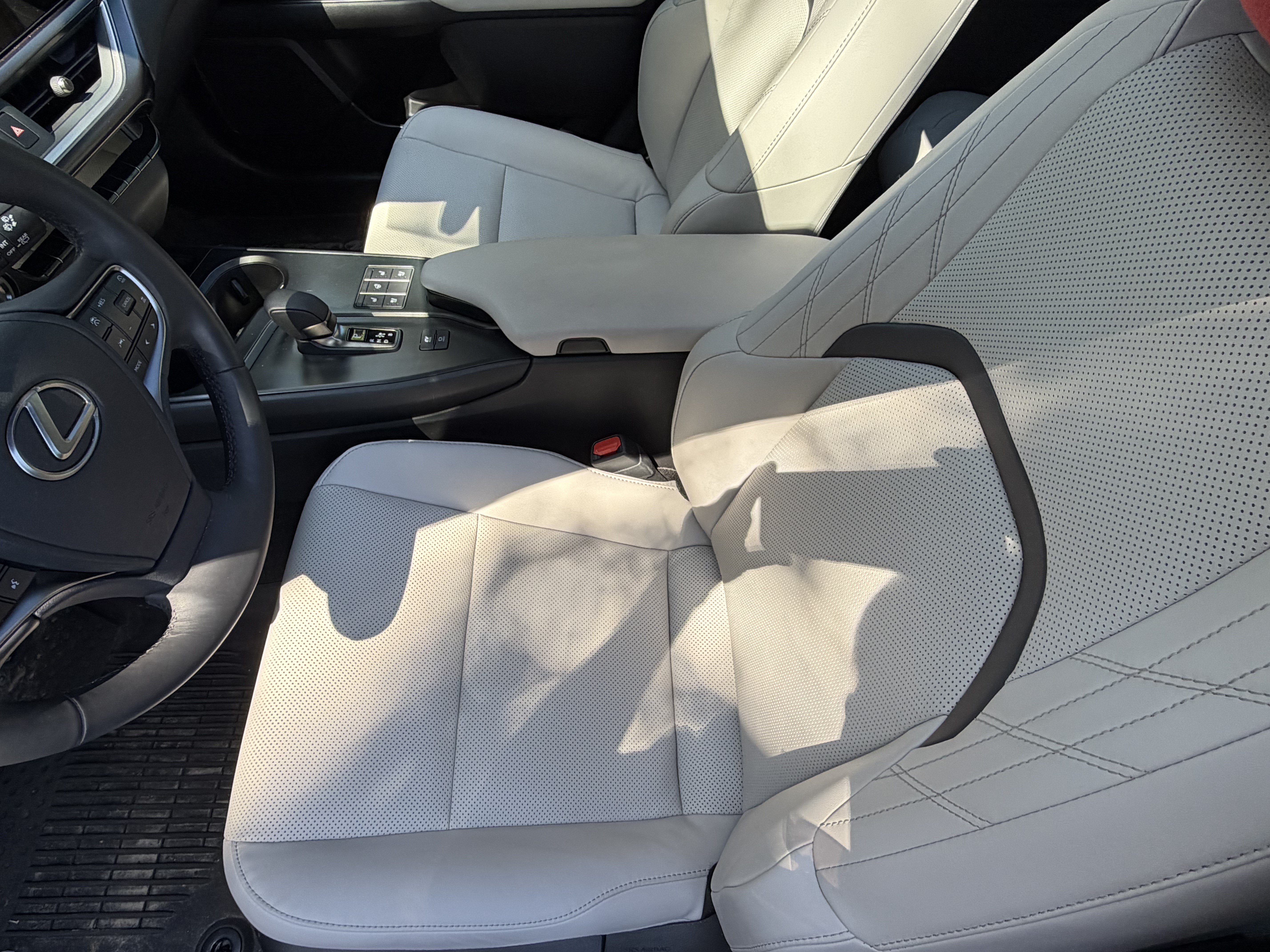 Certified 2025 Lexus UX 300h FWD w/ Accessory Package (Z1) image 15