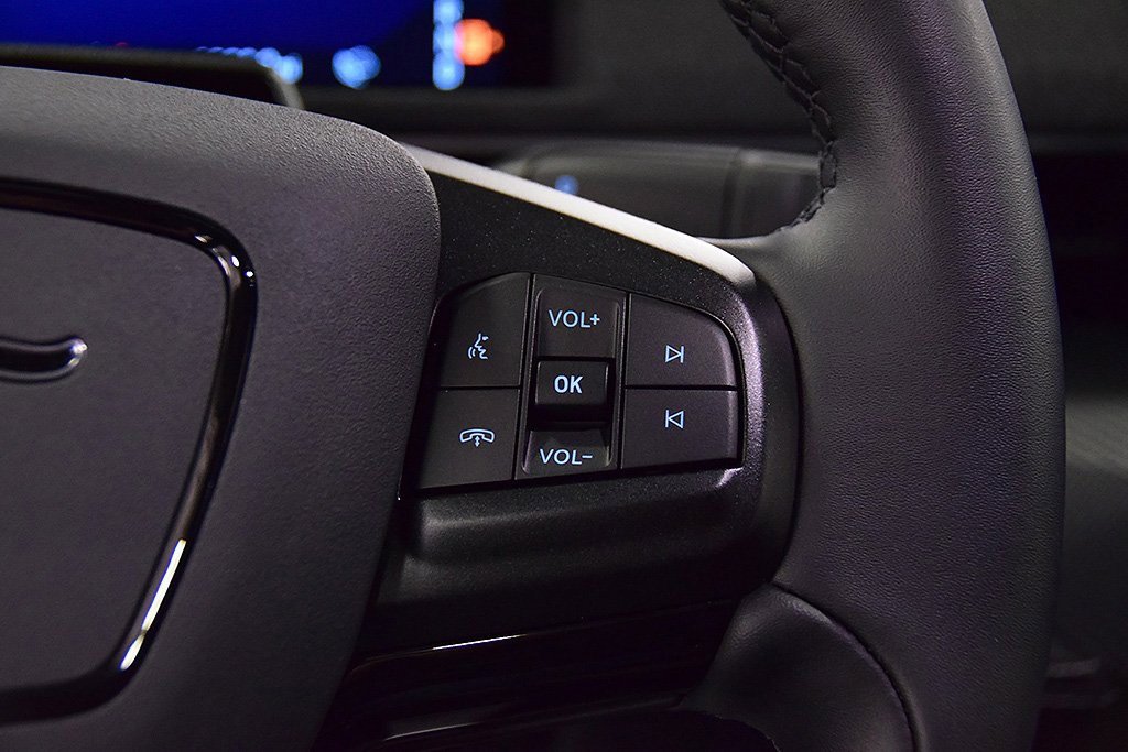 Used 2025 Ford Mustang Mach-E Select image 22