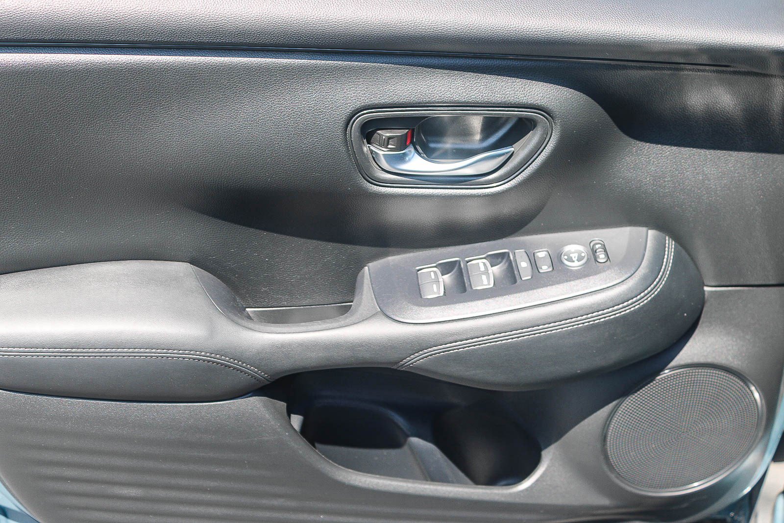 Certified 2025 Honda HR-V EX-L image 21