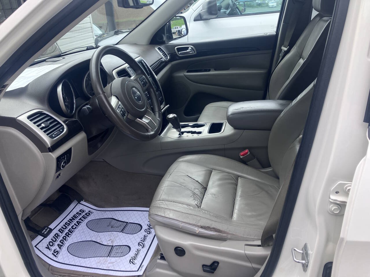 Used 2012 Jeep Grand Cherokee Laredo AWD/4WD image 8