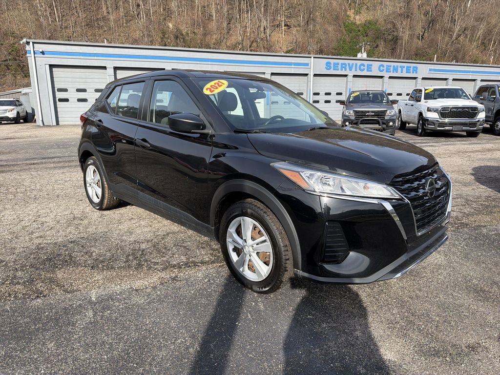 Used 2021 Nissan Kicks S FWD image 2