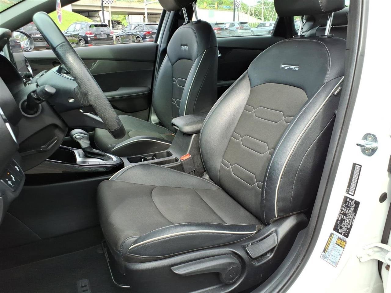 Used 2023 Kia Forte GT-Line w/ GT-Line Technology Package FWD image 6