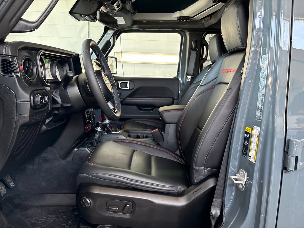 Used 2025 Jeep Wrangler Unlimited Rubicon AWD/4WD image 12