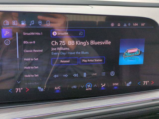 New 2026 Chevrolet Suburban LT image 19