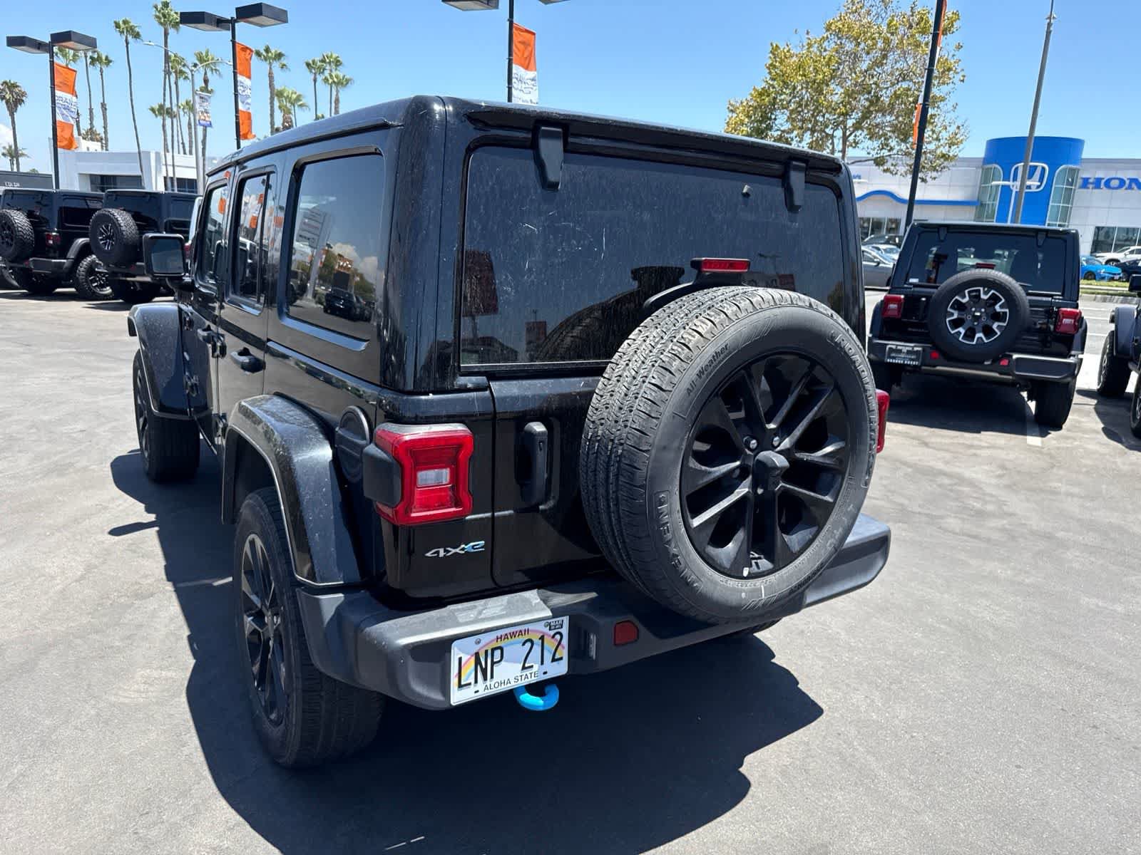 Used 2024 Jeep Wrangler Unlimited Sahara AWD/4WD image 25