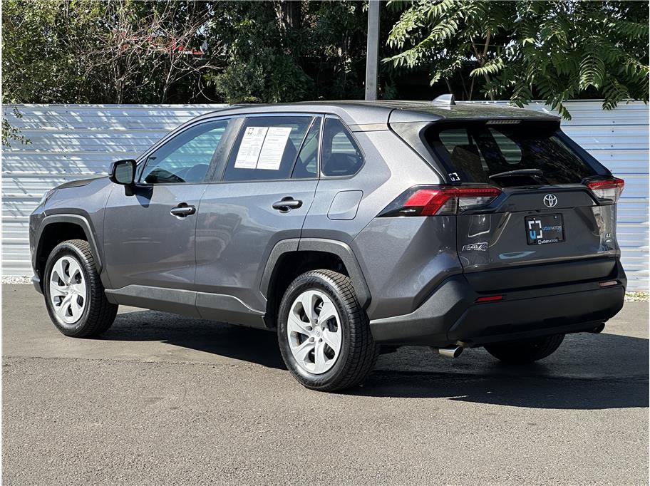 Used 2024 Toyota RAV4 LE AWD/4WD image 12