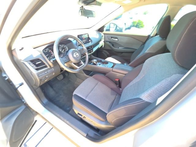 Used 2023 Nissan Rogue SV image 12