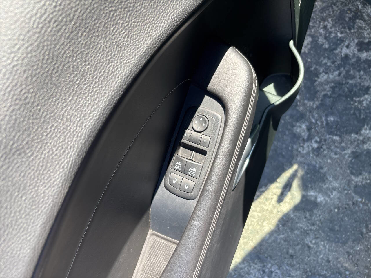 Used 2015 Dodge Challenger R/T Plus image 16