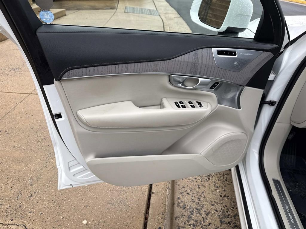 Used 2024 Volvo XC90 T8 Ultimate w/ Lounge Package image 14