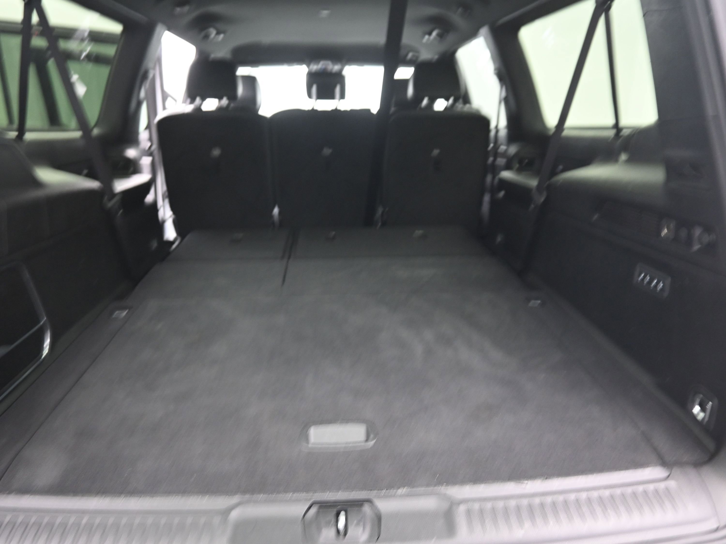 Used 2023 Jeep Wagoneer L Series II image 19