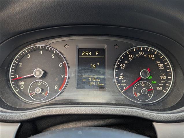 Used 2015 Volkswagen Passat 1.8T S image 9