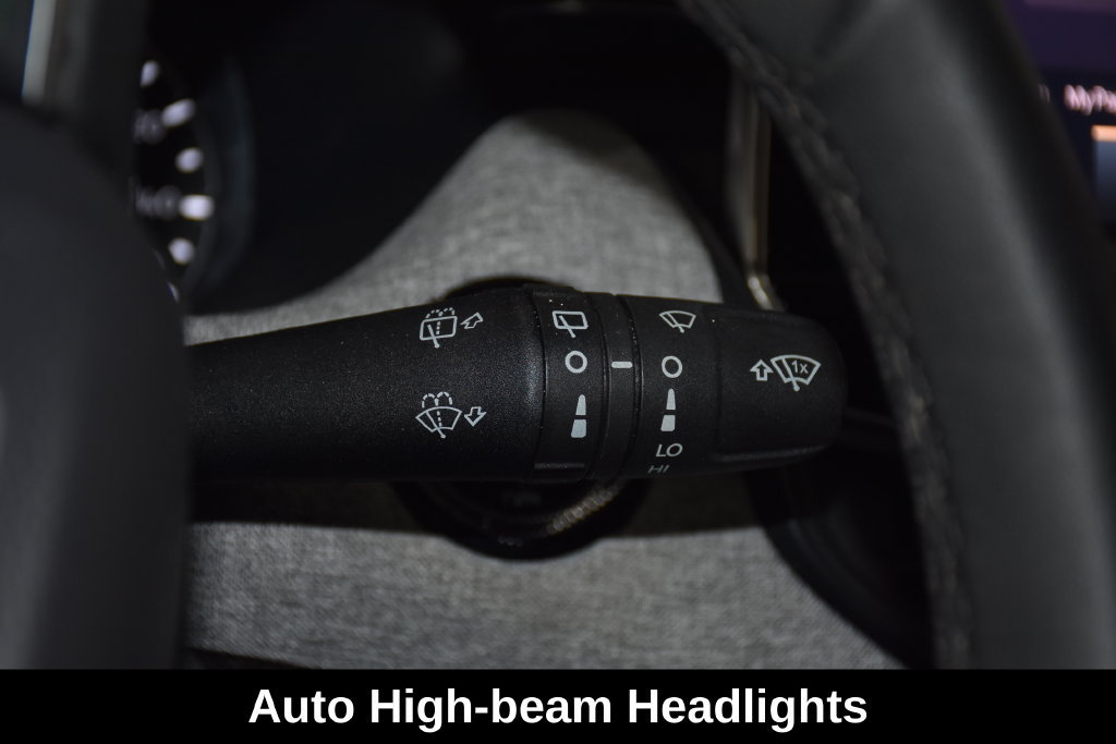 Used 2025 Jeep Compass Latitude w/ Sun & Sound Group AWD/4WD image 16
