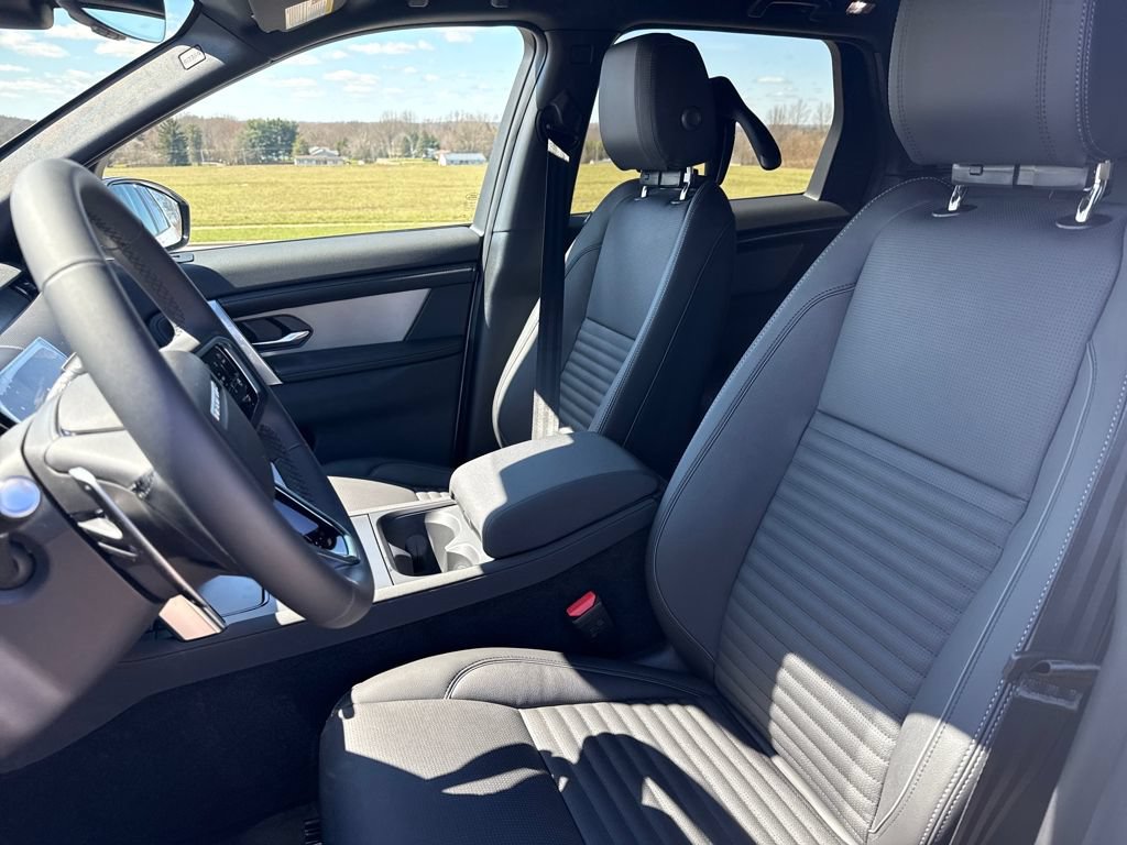 New 2026 Land Rover Discovery Sport Landmark AWD/4WD image 11