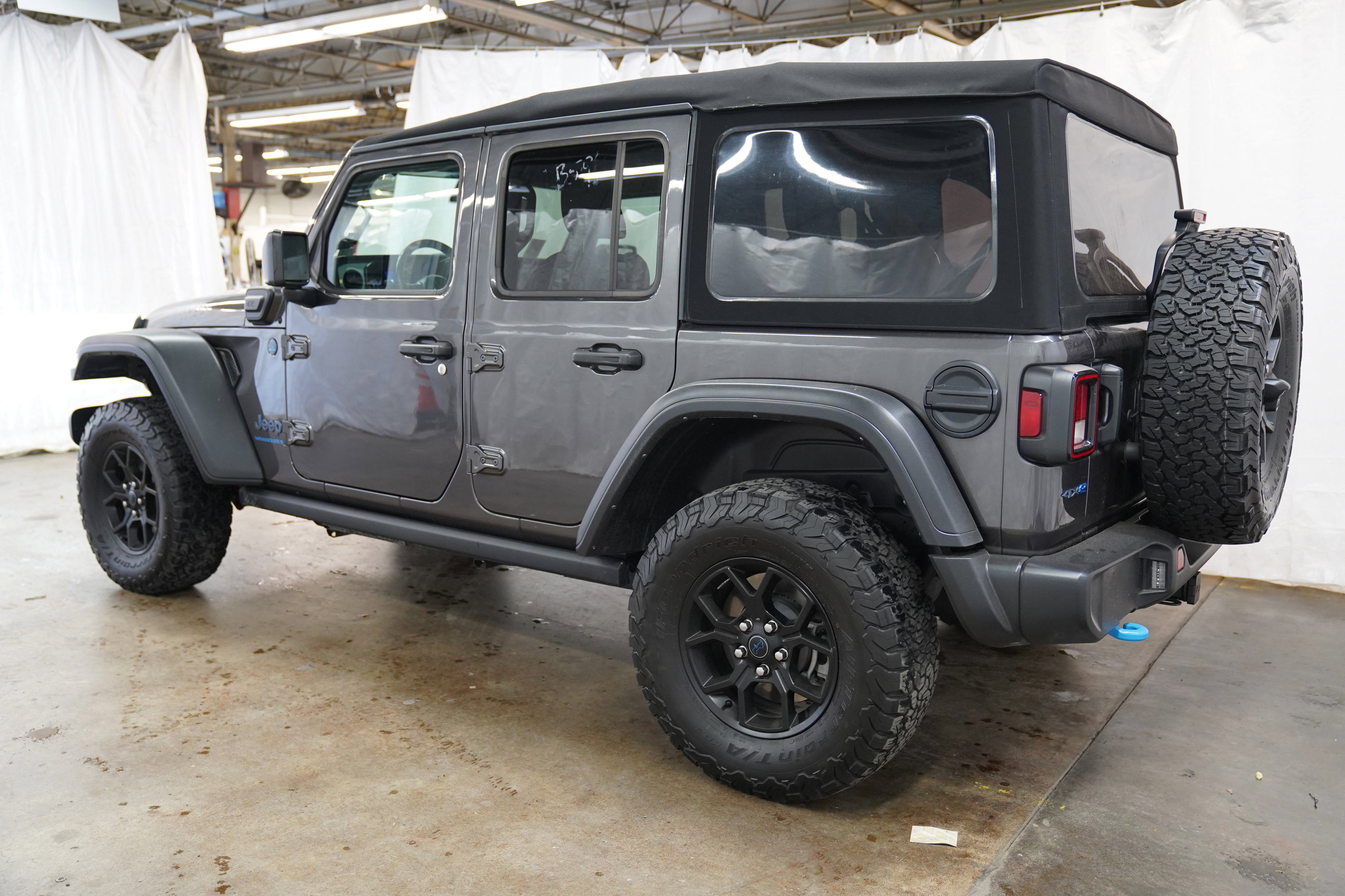 Used 2024 Jeep Wrangler Unlimited AWD/4WD image 9