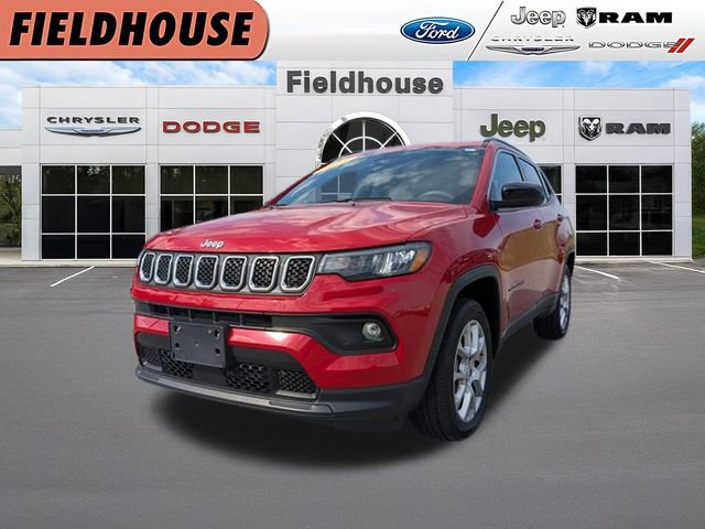 Used 2024 Jeep Compass Latitude AWD/4WD image 1