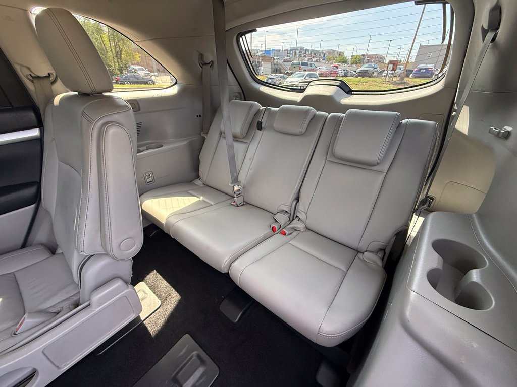 Used 2015 Toyota Highlander XLE AWD/4WD image 30