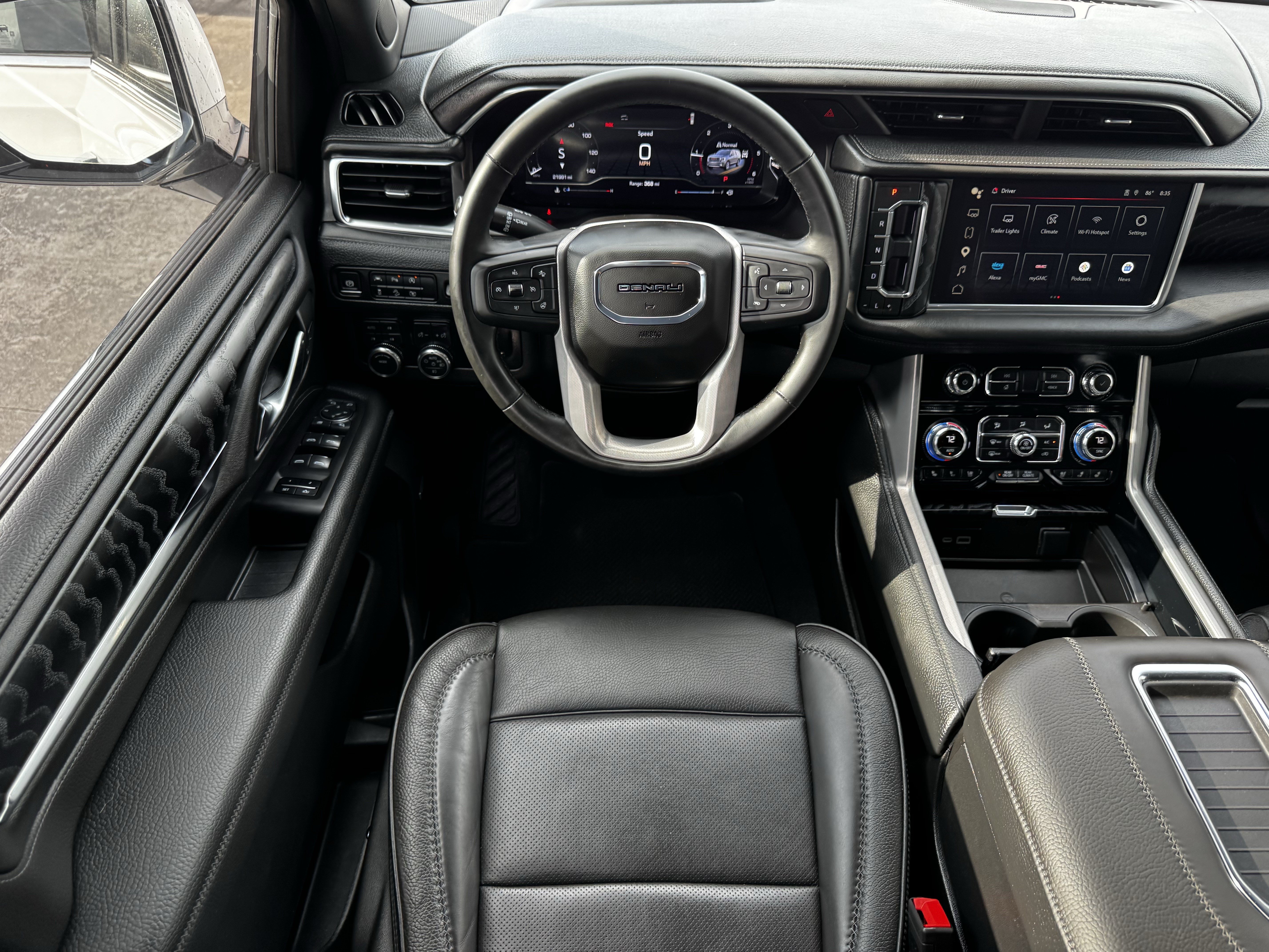 Used 2024 GMC Yukon XL Denali AWD/4WD image 14
