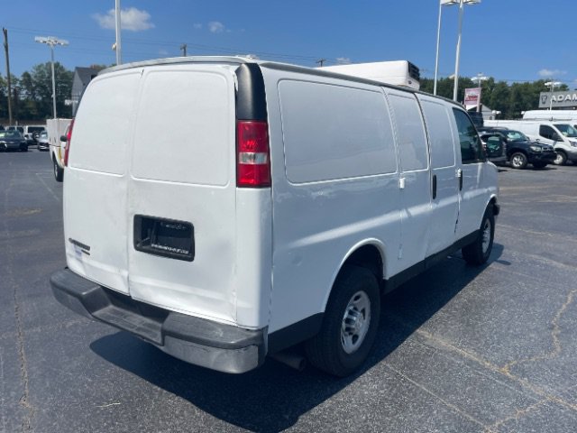 Used 2015 Chevrolet Express 2500 w/ Chrome Appearance Package RWD image 6