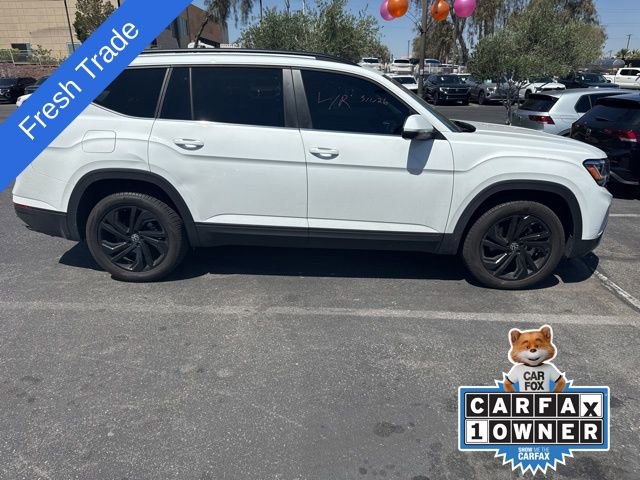 Used 2023 Volkswagen Atlas SE w/ Black Wheel Package FWD image 3