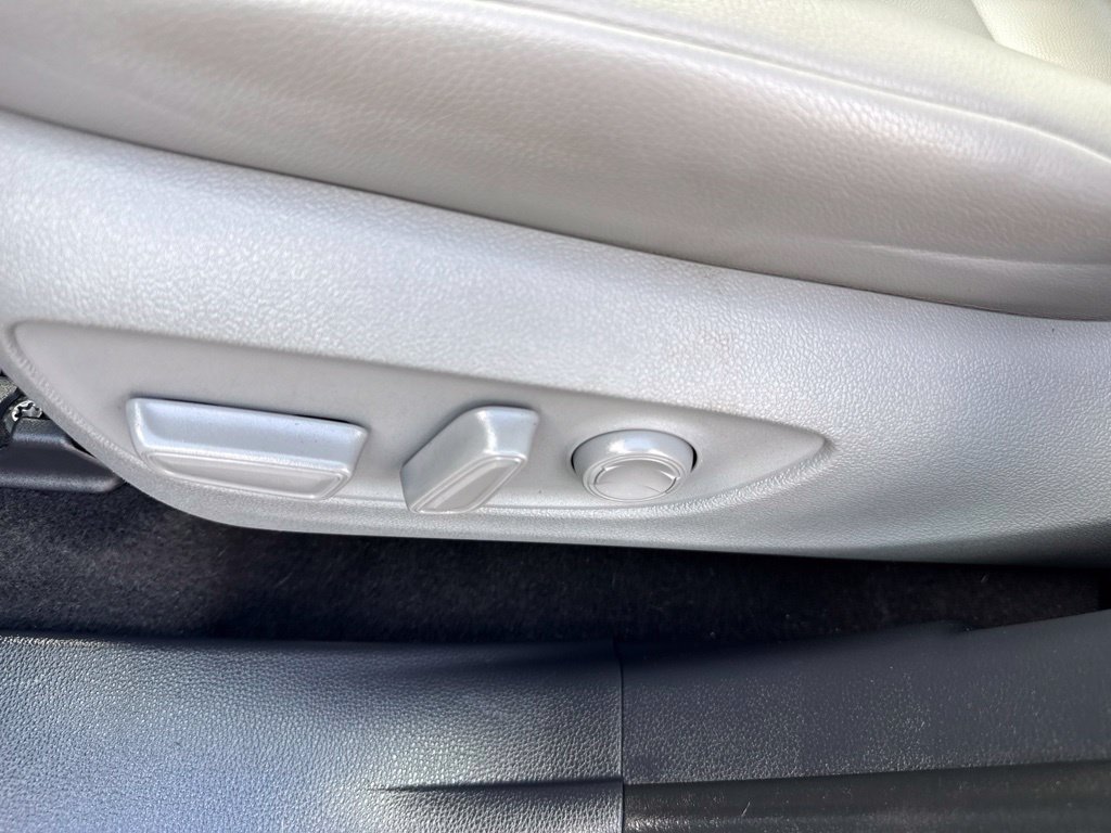 Used 2024 Toyota Highlander XLE AWD/4WD image 28