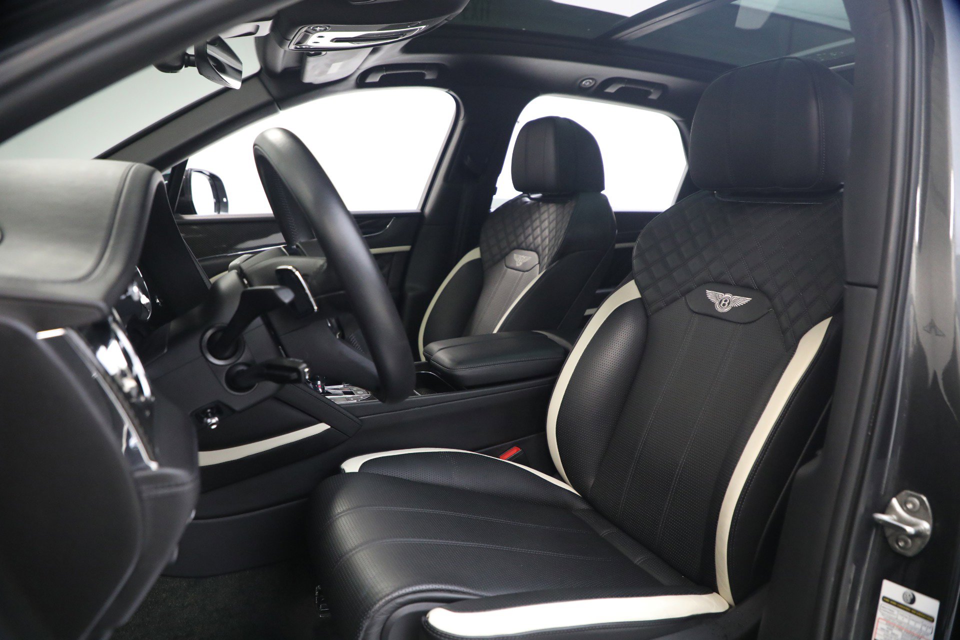 Used 2022 Bentley Bentayga Speed image 17