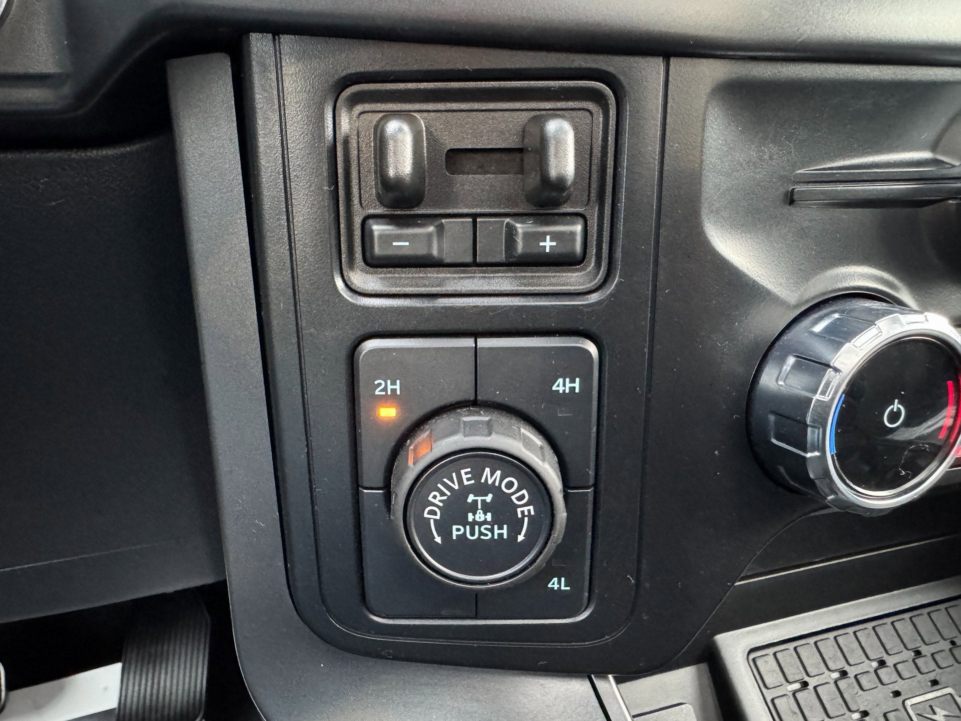 Used 2024 Ford F150 XLT w/ Equipment Group 303A High image 25