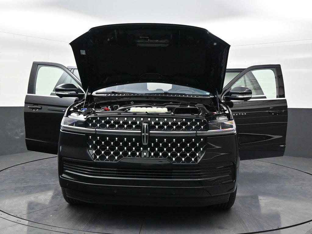 Used 2025 Lincoln Navigator L Black Label image 38