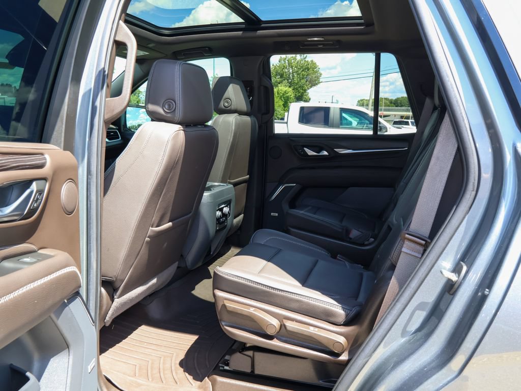 Used 2022 GMC Yukon Denali AWD/4WD image 13