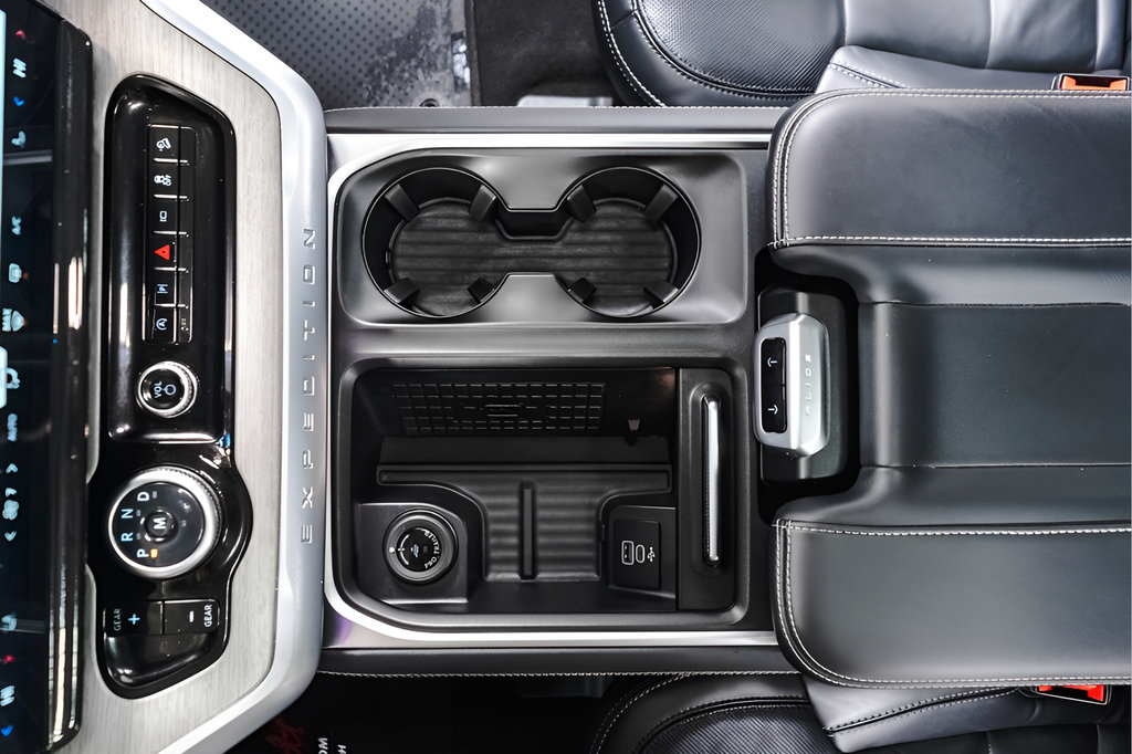 Used 2025 Ford Expedition Platinum AWD/4WD image 21