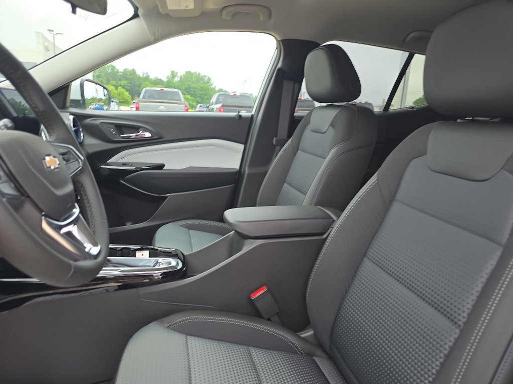 New 2026 Chevrolet Trax LT w/ LT Convenience Package FWD image 20