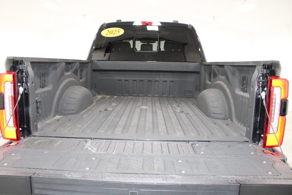 Used 2025 Ford F350 Platinum image 19