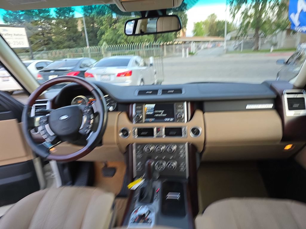 Used 2010 Land Rover Range Rover HSE LUX AWD/4WD image 19
