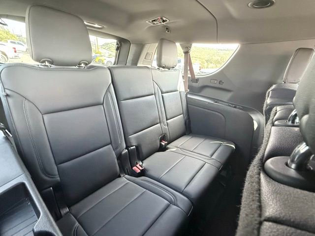 Certified 2025 Chevrolet Suburban Z71 image 12