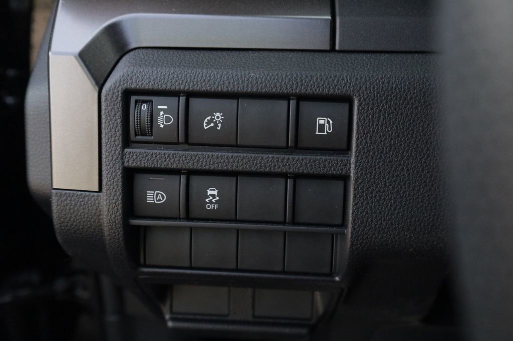 Used 2025 Toyota 4Runner SR5 image 29