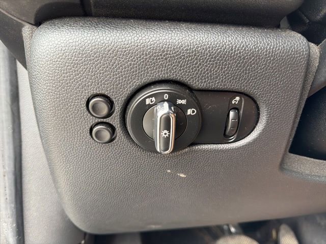 Used 2019 MINI Cooper S image 23