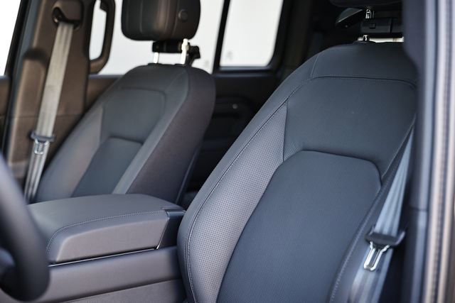 New 2026 Land Rover Defender 130 V8 AWD/4WD image 24