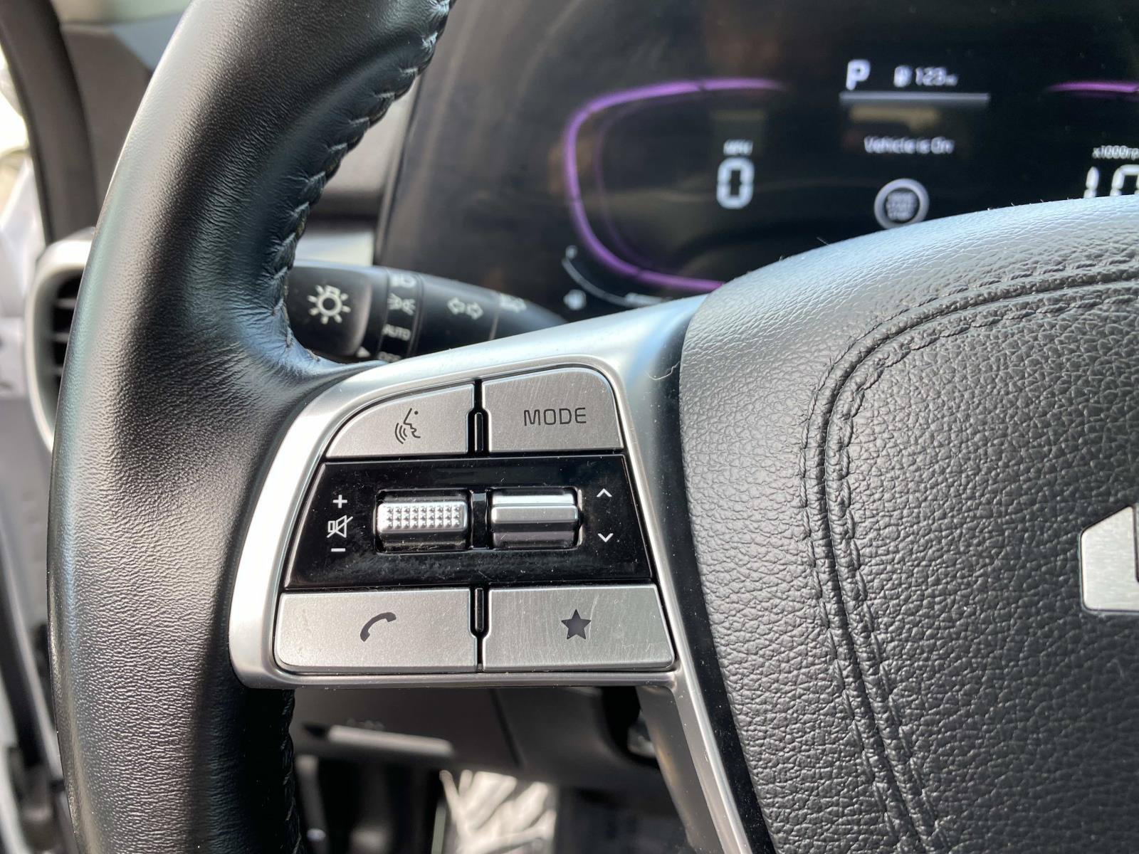 Used 2023 Kia Telluride LX AWD/4WD image 17