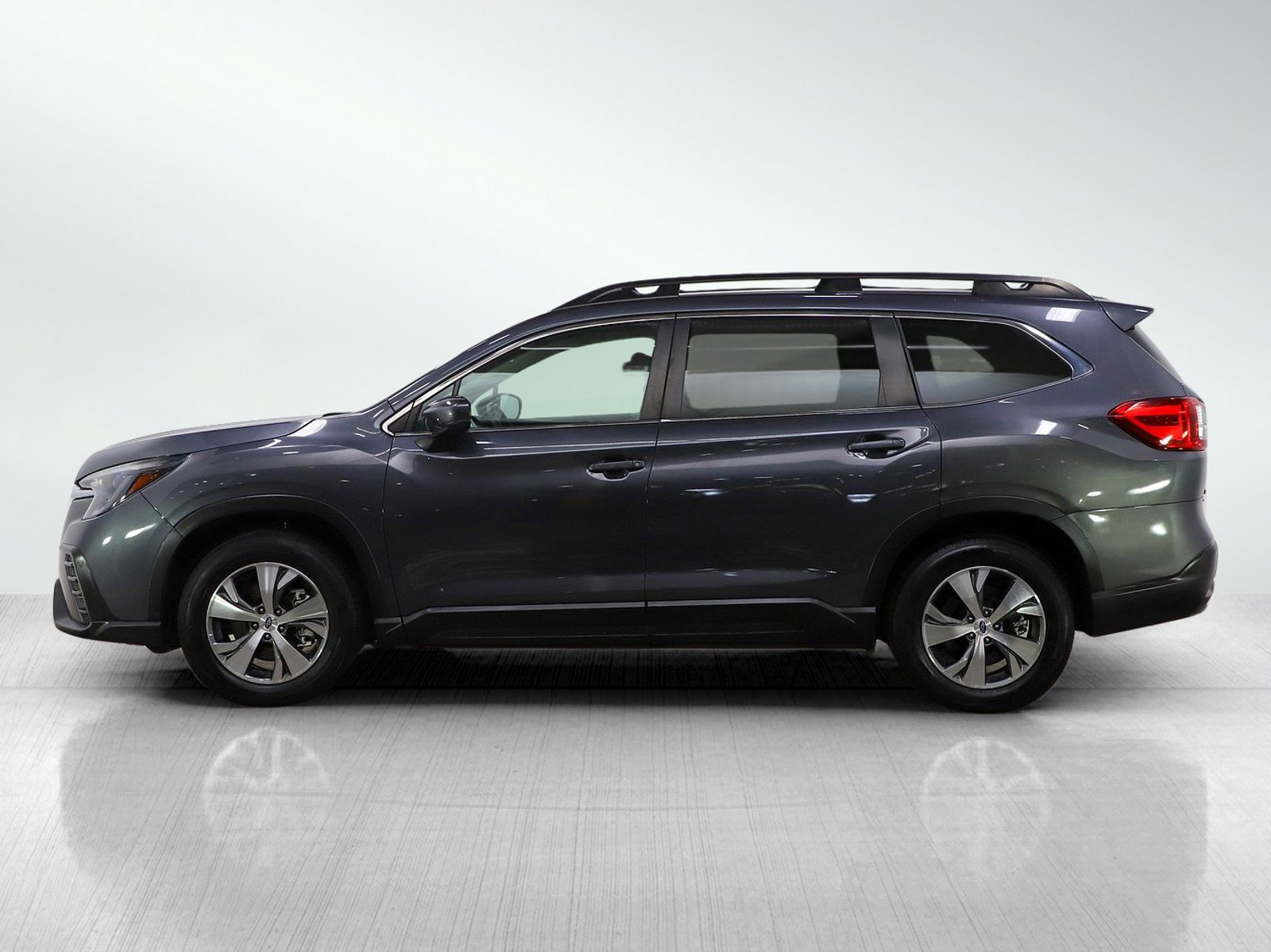 Used 2024 Subaru Ascent Premium w/ Convenience Package image 2