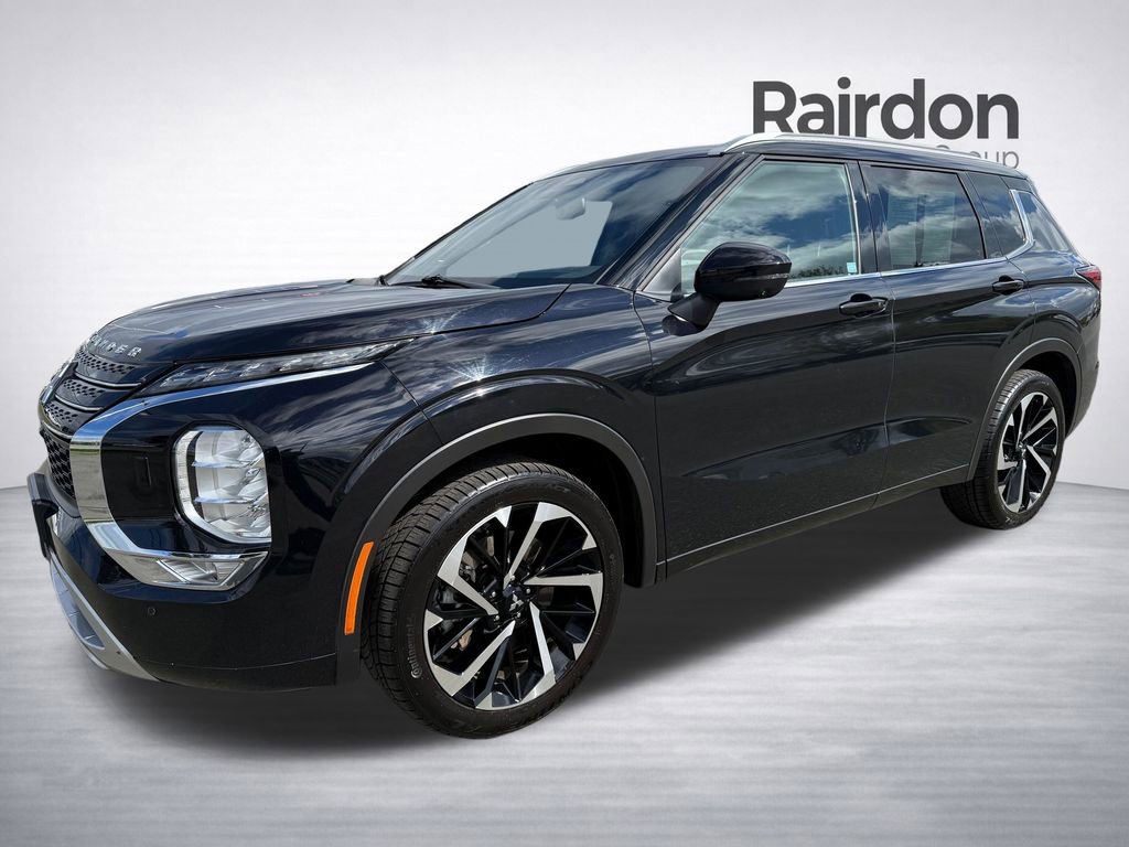 Used 2022 Mitsubishi Outlander SEL image 3