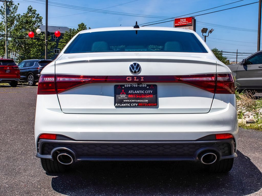Used 2025 Volkswagen Jetta GLI Autobahn FWD image 5