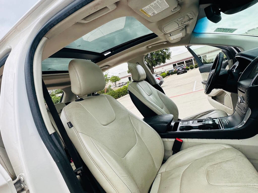 Used 2019 Ford Edge Titanium w/ Equipment Group 301A FWD image 21