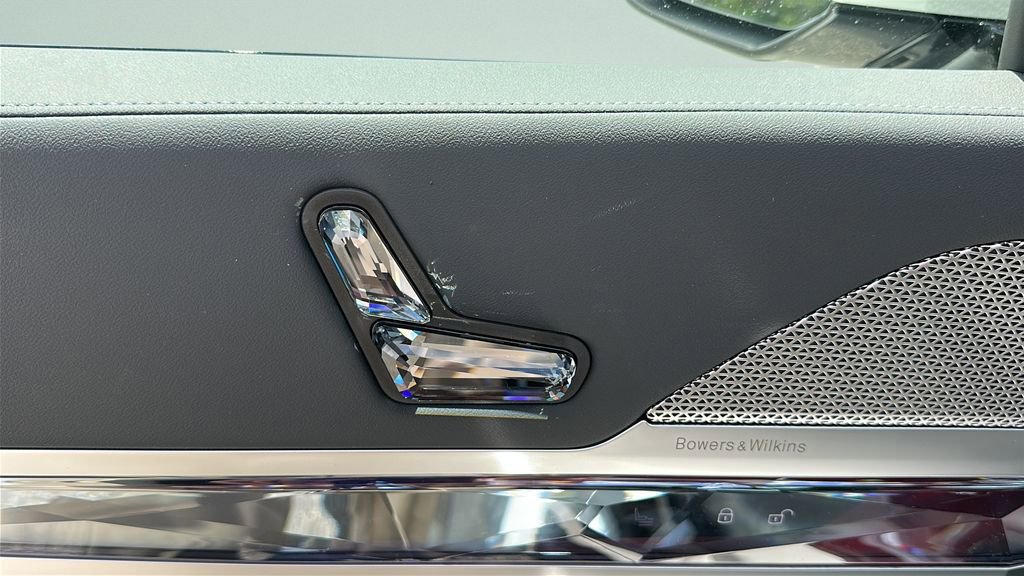 New 2026 BMW 760i xDrive w/ Premium Package AWD/4WD image 12