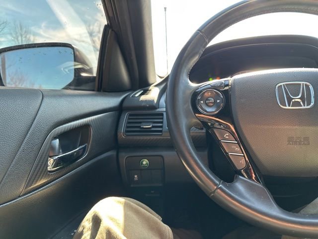 Used 2017 Honda Accord Sport Special Edition image 38