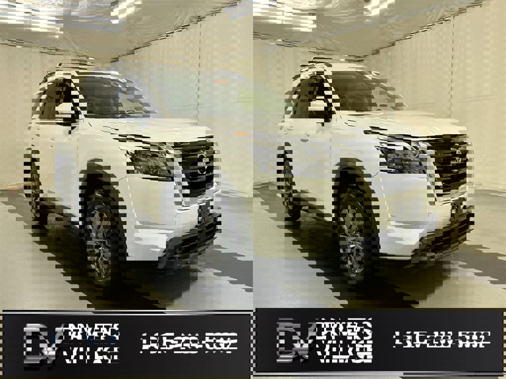 New 2025 Nissan Pathfinder SV